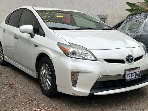 Used 2015 Toyota Prius Prime Plug-In Hybrid FWD image 2