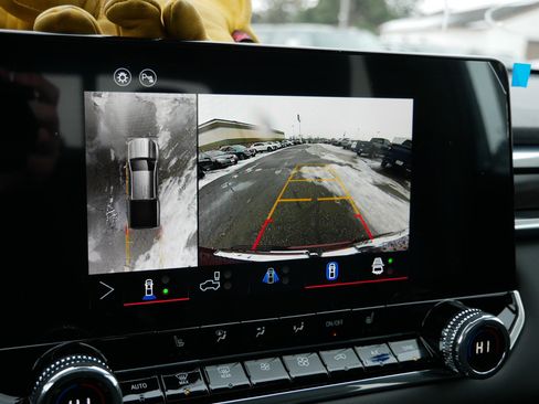 New 2026 GMC Canyon Elevation w/ Convenience Package image 27