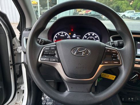 Used 2021 Hyundai Accent SE image 14
