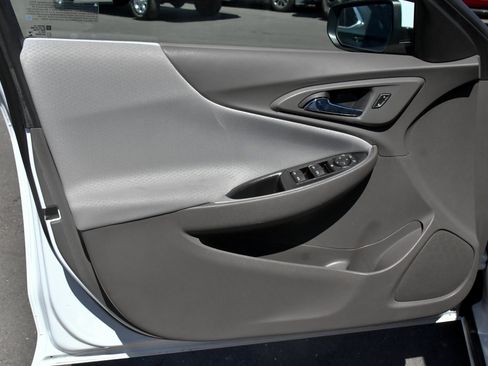 Used 2021 Chevrolet Malibu LT FWD image 13