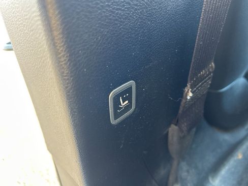 Used 2020 Chrysler Pacifica Touring-L image 15