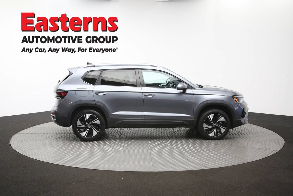 Used 2025 Volkswagen Taos SE AWD/4WD image 44