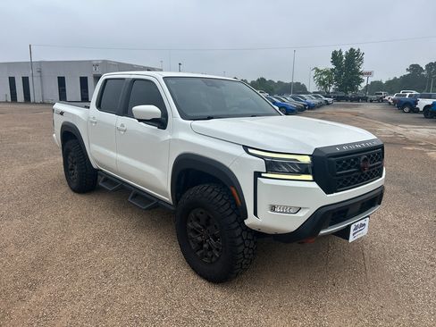 Used 2022 Nissan Frontier PRO-4X AWD/4WD image 5