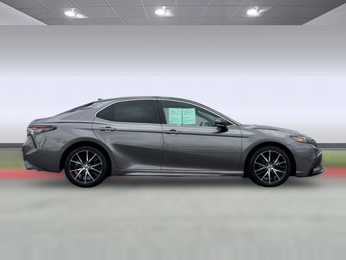 Used 2023 Toyota Camry SE FWD image 8