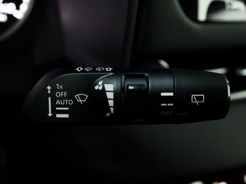 New 2025 Mitsubishi Outlander SE image 11