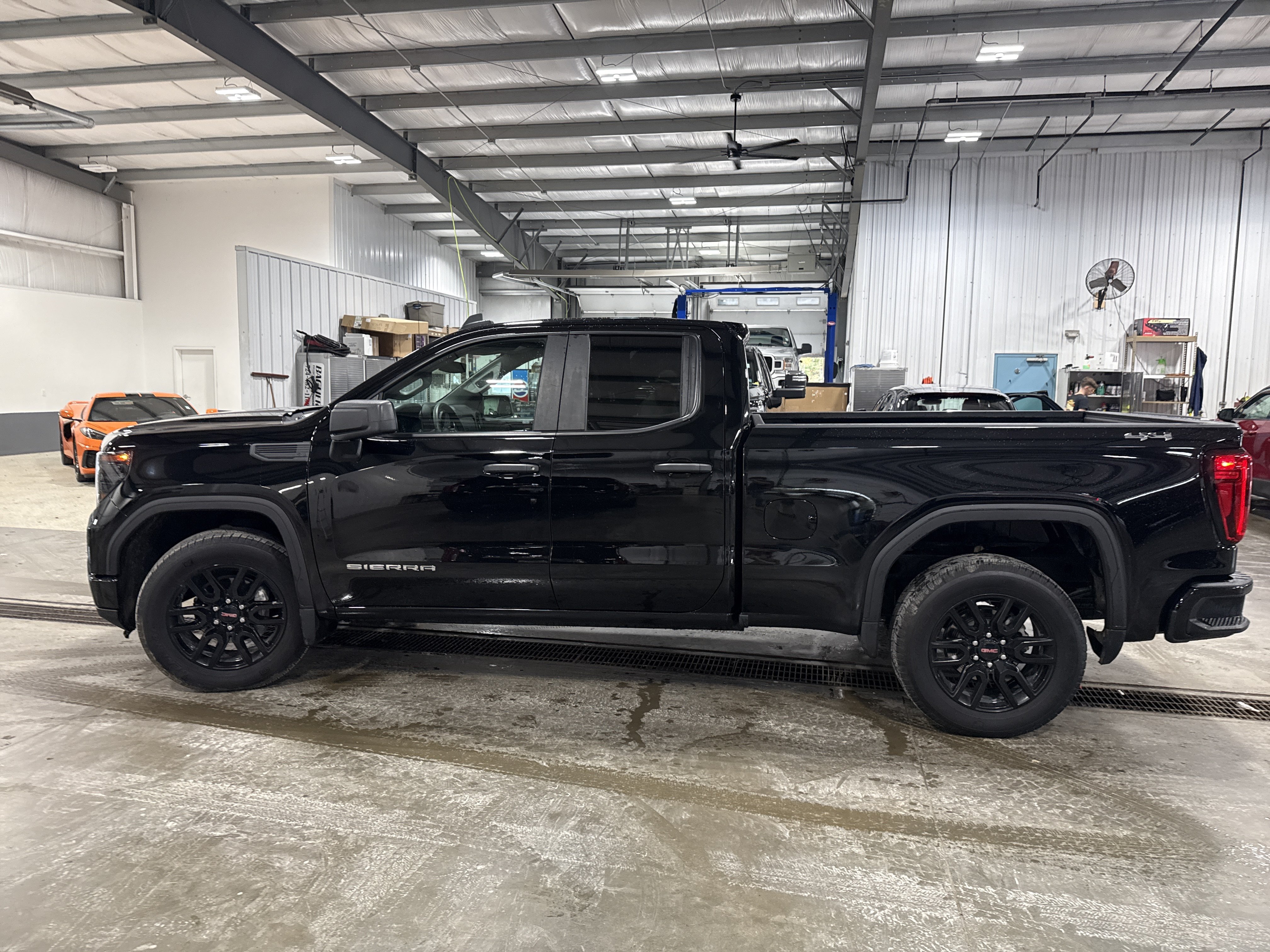 Used 2024 GMC Sierra 1500 Pro w/ Graphite Edition AWD/4WD image 5