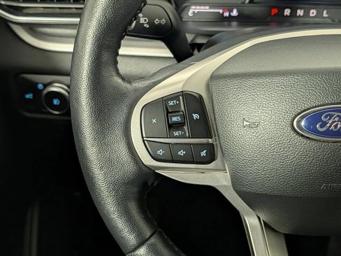 Certified 2022 Ford Explorer XLT w/ Equipment Group 202A RWD image 19