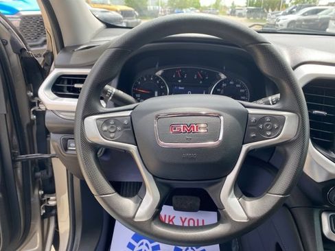 Used 2022 GMC Acadia SLE w/ Driver Convenience Package FWD image 13