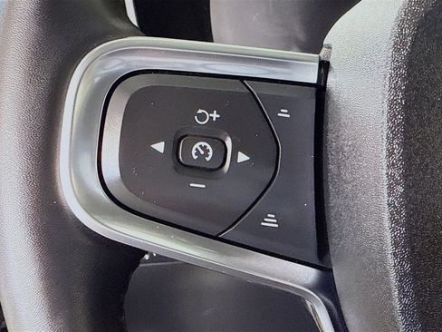 Used 2022 Volvo XC40 T5 Inscription w/ Advanced Package image 14