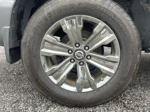 Used 2019 Nissan Titan SV w/ SV Convenience Package AWD/4WD image 23