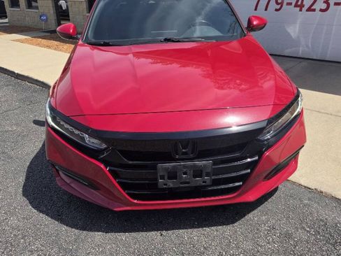Used 2018 Honda Accord Sport image 2