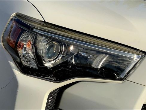 Used 2019 Toyota 4Runner SR5 image 27