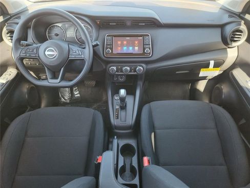 New 2025 Nissan Kicks Play S image 10
