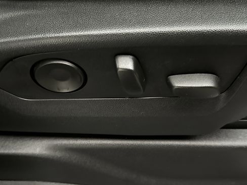 Used 2021 Chevrolet Tahoe Premier w/ Premium Package image 30