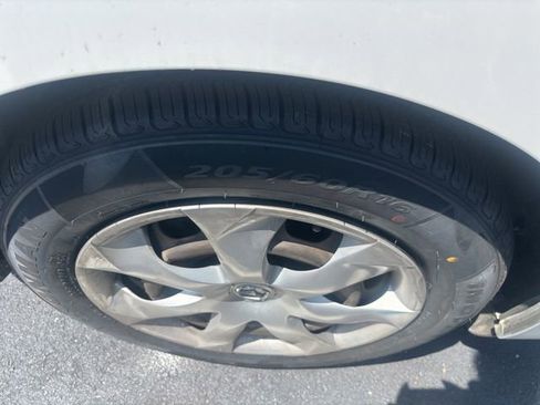 Used 2015 MAZDA MAZDA3 i Sport FWD image 6