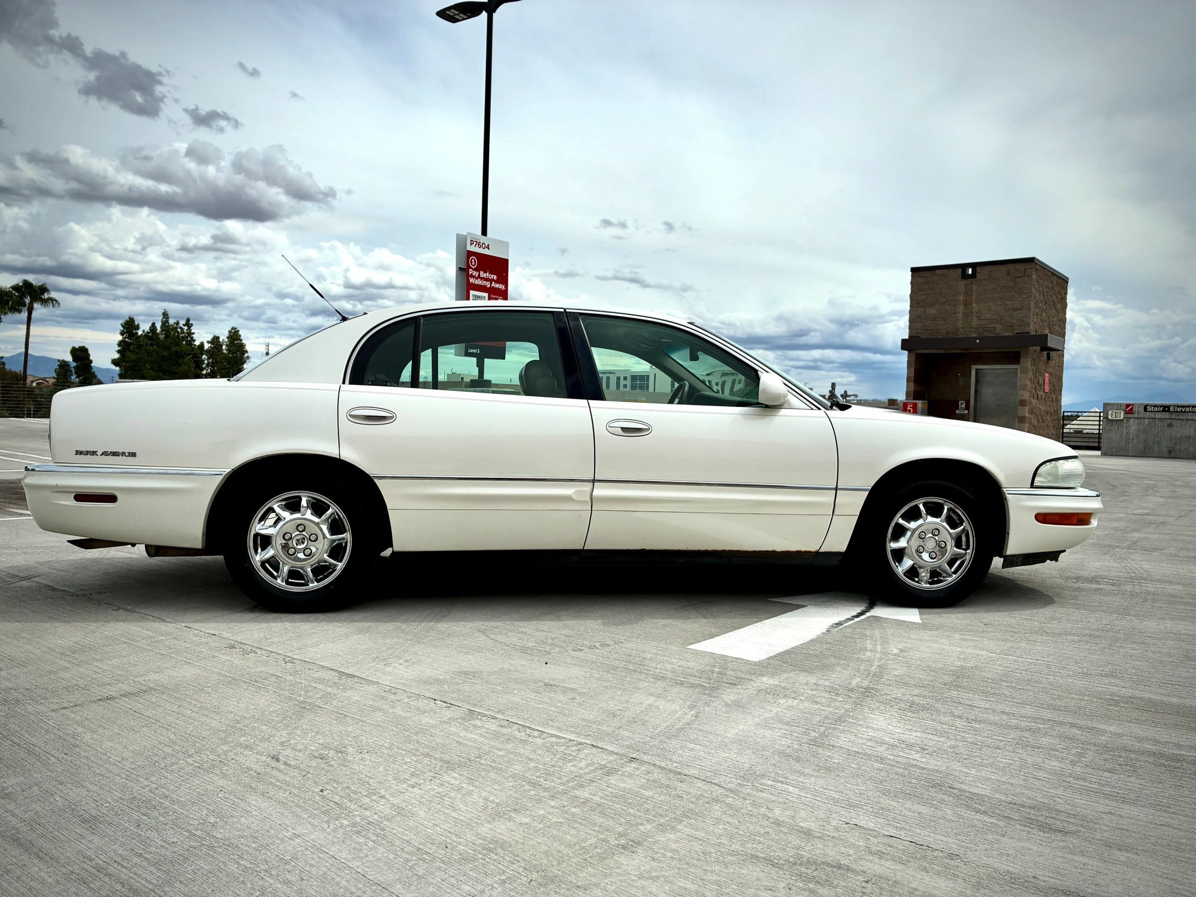 Used 2002 Buick Park Avenue w/ Prestige Pkg FWD image 15