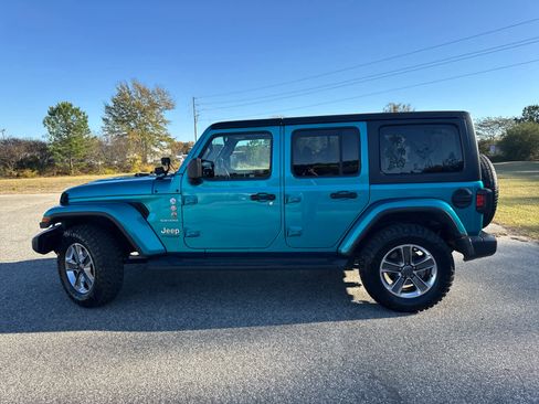 Used 2020 Jeep Wrangler Unlimited Sahara w/ Uconnect 4C Nav & Sound Group image 4