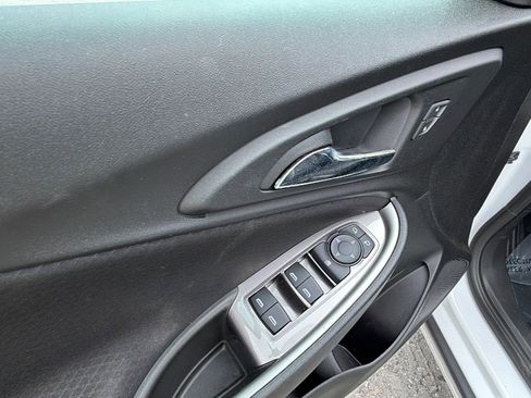 Used 2021 Chevrolet Malibu LS image 15