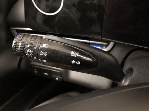 Used 2023 Hyundai Elantra Limited image 21