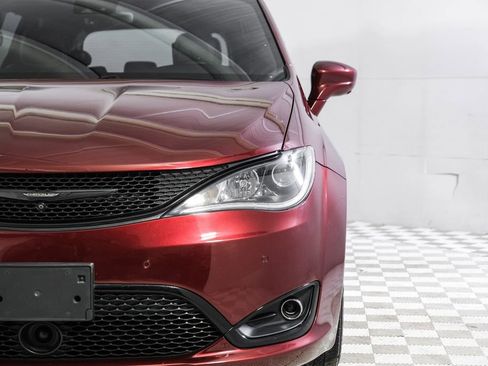 Used 2018 Chrysler Pacifica Touring-L Plus w/ Advanced Safetytec Group FWD image 60
