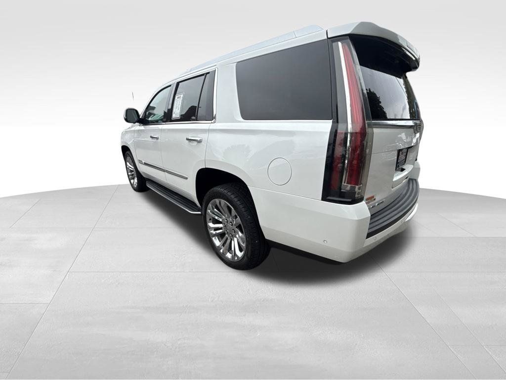 Used 2017 Cadillac Escalade Luxury AWD/4WD image 3