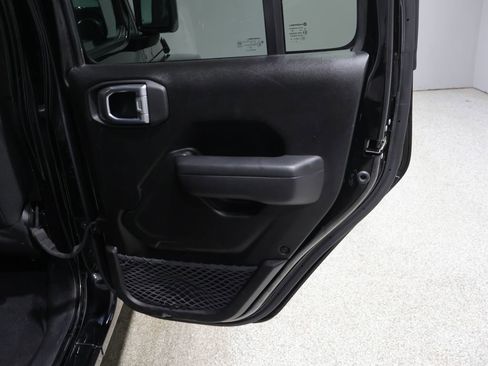 Used 2023 Jeep Gladiator Sport image 20