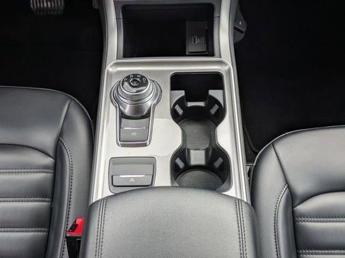 Used 2024 Ford Edge SEL image 19