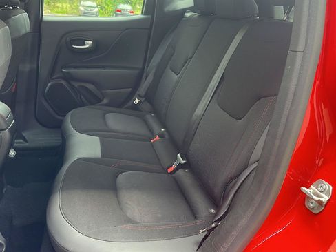 Used 2023 Jeep Renegade Trailhawk AWD/4WD image 10