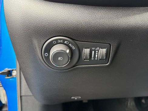 Used 2022 Jeep Compass Latitude AWD/4WD image 23