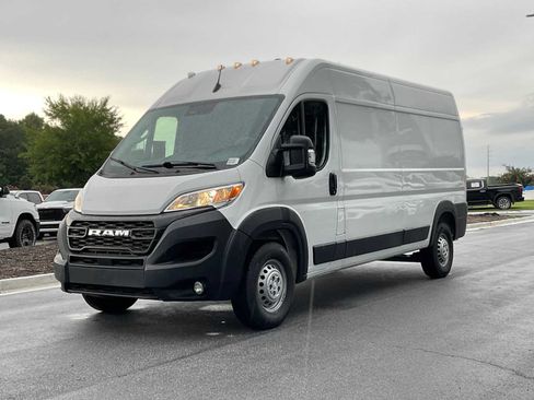 Used 2024 RAM ProMaster 2500 w/ Convenience Group FWD image 1