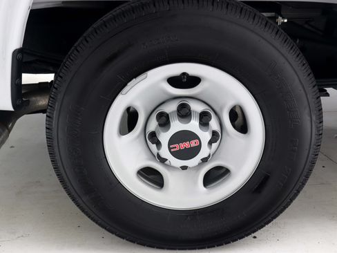 Used 2025 GMC Savana 2500 Extended w/ Driver Convenience Package RWD image 30