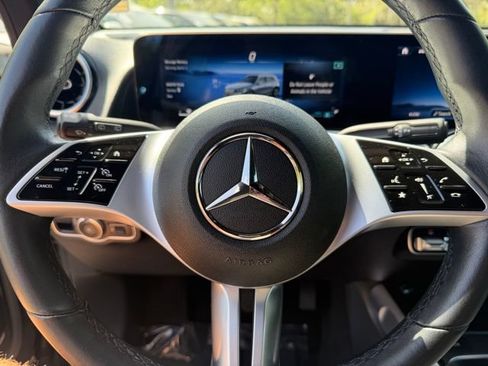 Certified 2025 Mercedes-Benz GLB 250 image 21