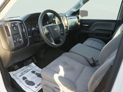 Used 2018 Chevrolet Silverado 1500 Custom w/ Custom Value Package RWD image 8