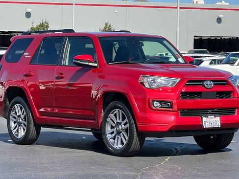 Used 2022 Toyota 4Runner TRD Sport w/ Technology Package RWD image 5