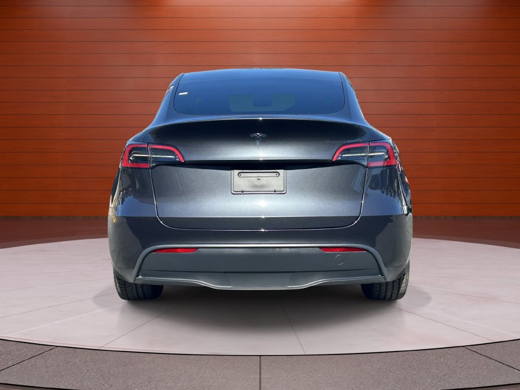 Used 2025 Tesla Model Y Long Range RWD image 3