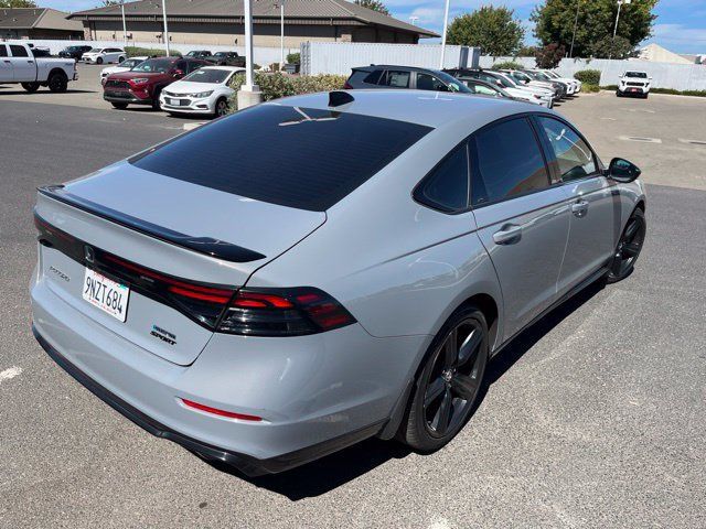 Used 2024 Honda Accord Sport image 3