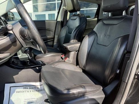 Used 2020 Jeep Compass Limited AWD/4WD image 16
