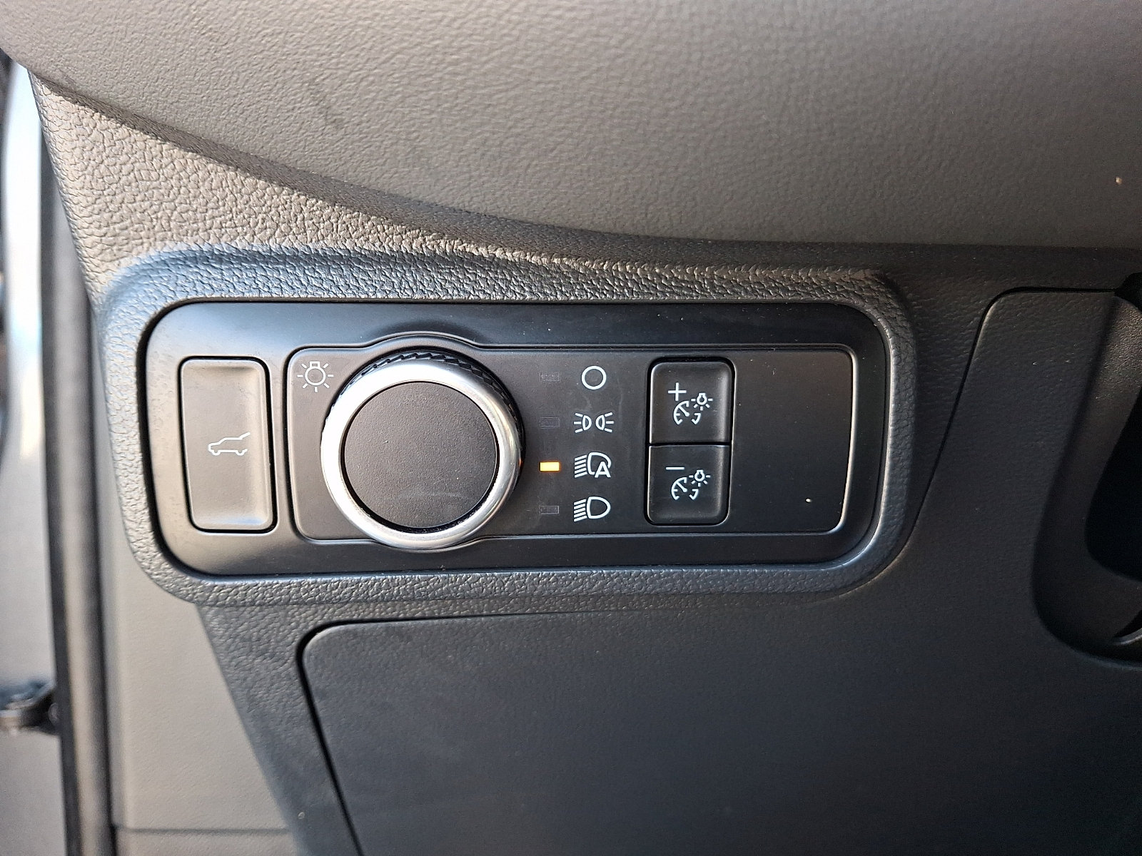 Certified 2025 Ford Explorer Active AWD/4WD image 25