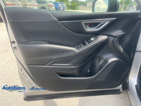 Used 2019 Subaru Forester Premium w/ All-Weather Package AWD/4WD image 10