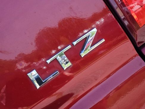 Used 2022 Chevrolet Silverado 1500 LTZ AWD/4WD image 8