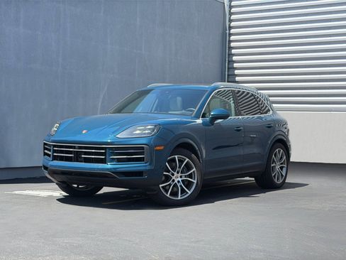 Certified 2026 Porsche Cayenne AWD/4WD image 1