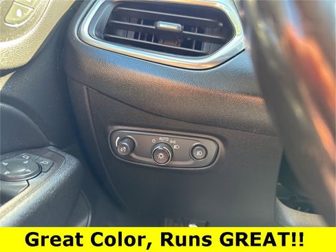 Used 2021 Chevrolet Equinox LT image 17