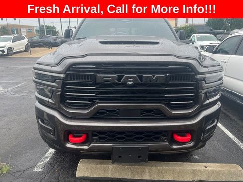 Used 2025 RAM 2500 Laramie AWD/4WD image 2