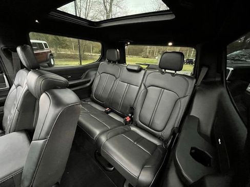 Used 2022 Jeep Wagoneer Series II w/ Premium Group I AWD/4WD image 25