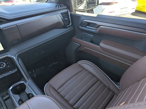 Used 2024 GMC Sierra 1500 Denali Ultimate image 8