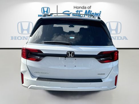 New 2026 Honda Odyssey Touring image 6