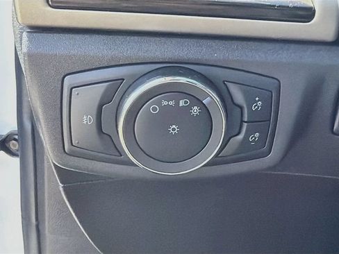 Used 2015 Ford Fusion SE w/ Equipment Group 202A FWD image 10