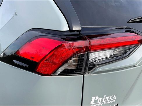 Used 2022 Toyota RAV4 XLE image 23