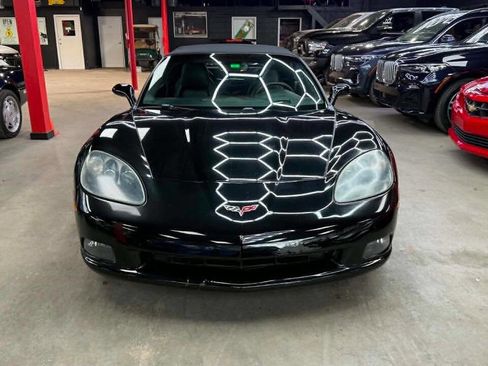 Used 2005 Chevrolet Corvette Convertible w/ Preferred Equipment Group RWD image 3