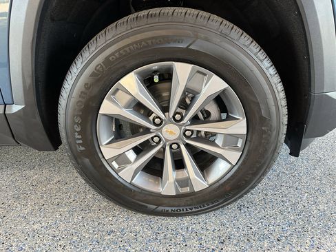 New 2026 Chevrolet Equinox LT FWD image 32